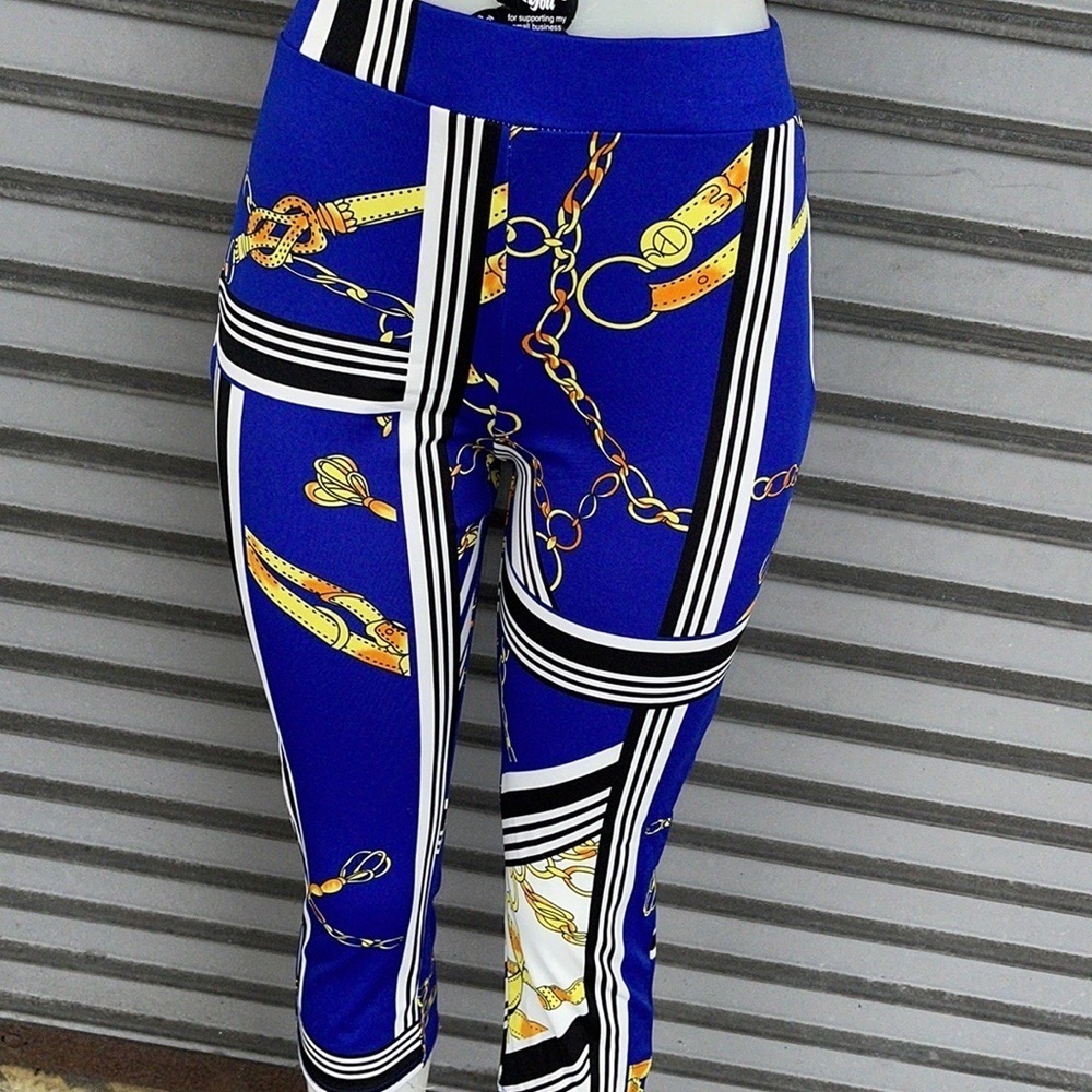 Two Piece Set Size S/M - Picture 4 of 10